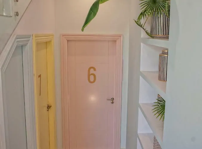 Amita Boutique Only Adults Suances