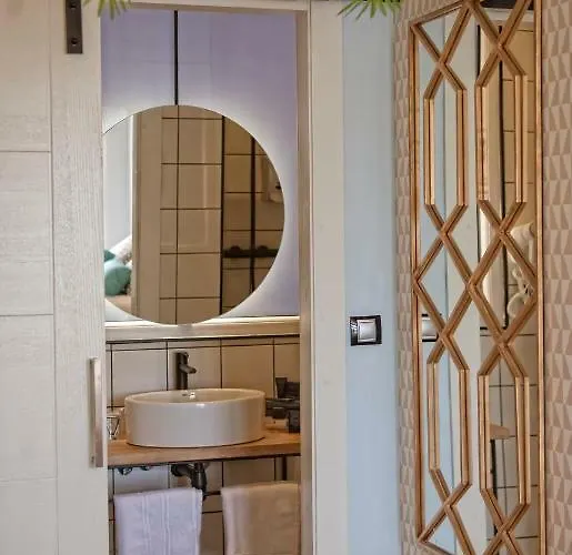 Amita Boutique Only Adults 2*